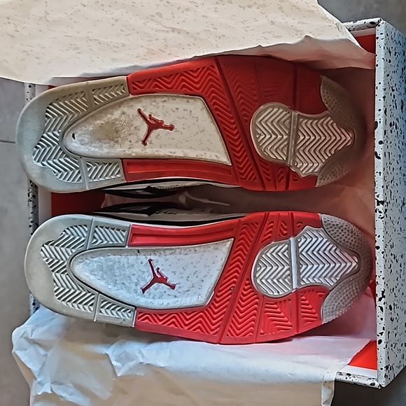 Jordan 4 Retro Fire Red - Size 6.5M - Picture 4 of 6